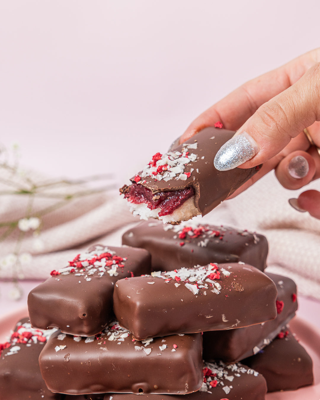 Crumble Charms - Raspberry Ripe Bar 2pk 110g