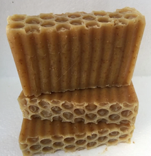 Back To Earth Soaps - Honey & Oatmeal Soap 135g