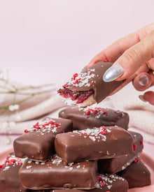 Crumble Charms - Raspberry Ripe Bar 2pk 110g